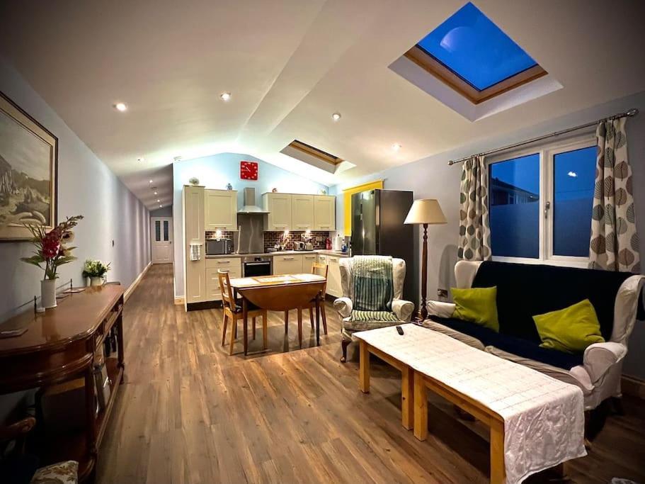 Countryside In The Town. Apartment Shrewsbury Exterior photo